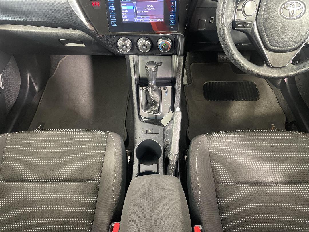 Photo '18' of Toyota Corolla