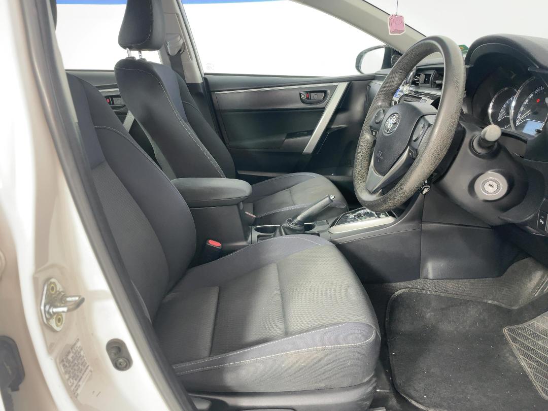 Photo '16' of Toyota Corolla