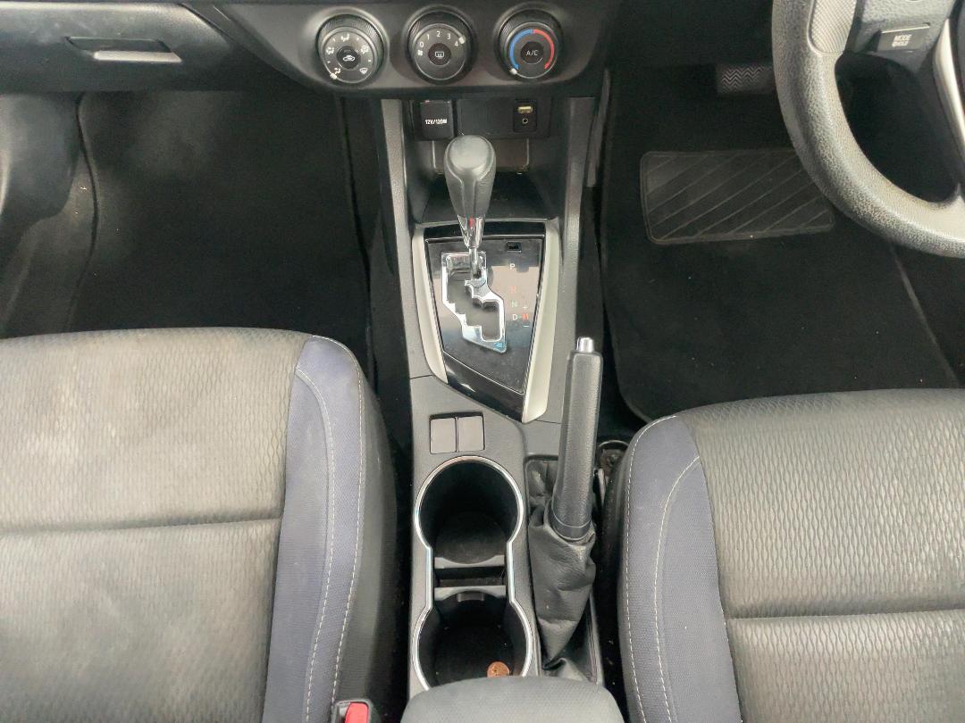 Photo '18' of Toyota Corolla