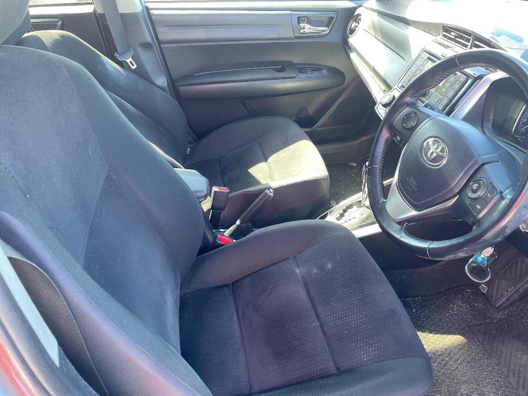 Photo '14' of Toyota Corolla Fielder Hybrid