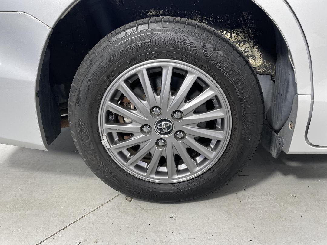 Photo '12' of Toyota Esquire