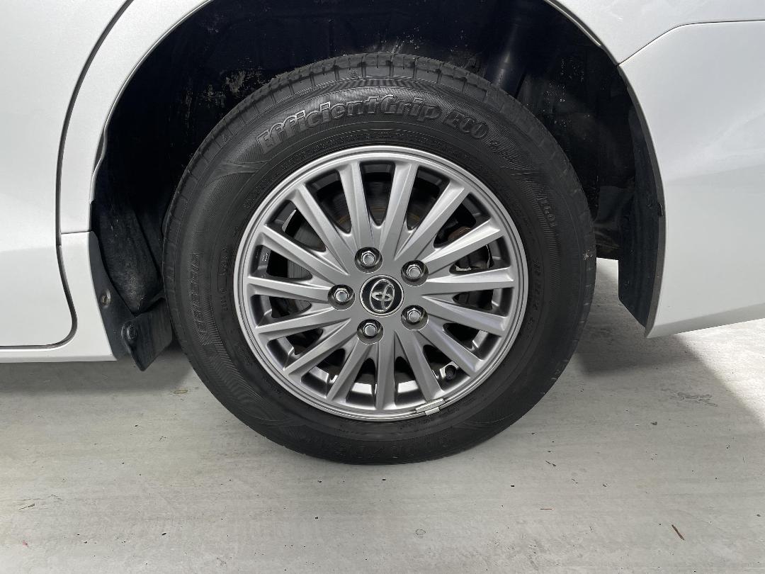 Photo '11' of Toyota Esquire