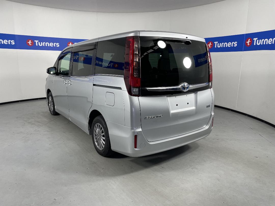 Photo '5' of Toyota Esquire