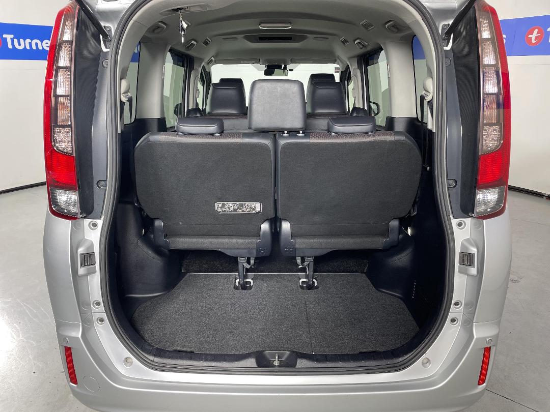 Photo '14' of Toyota Esquire