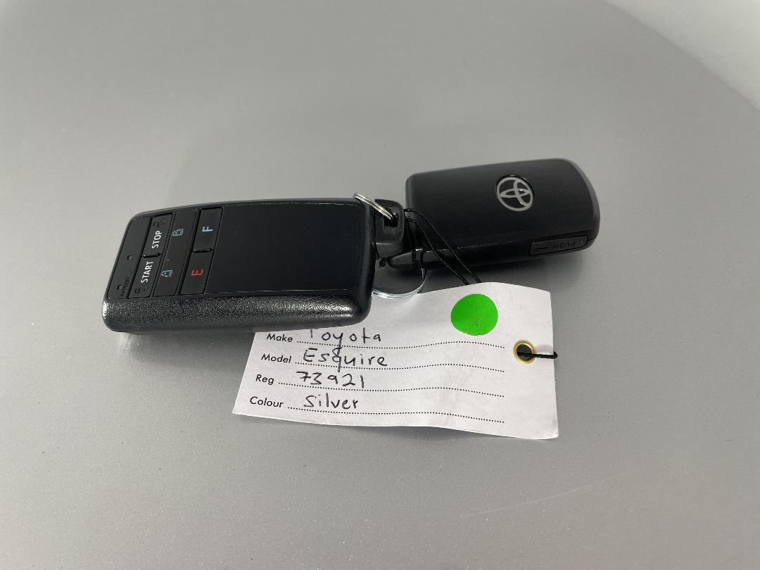 Photo '21' of Toyota Esquire