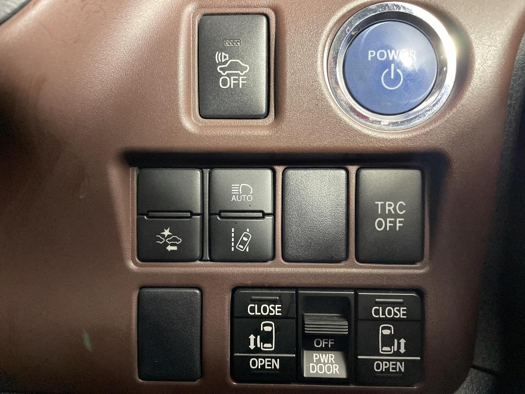 Photo '27' of Toyota Esquire