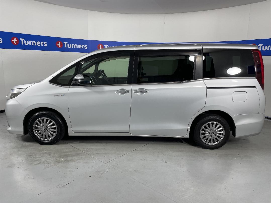 Photo '29' of Toyota Esquire