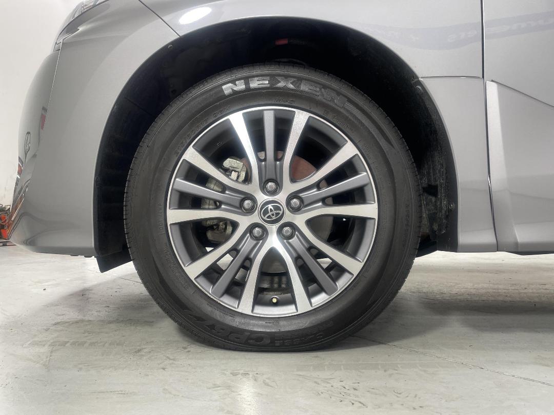 Photo '10' of Toyota Estima