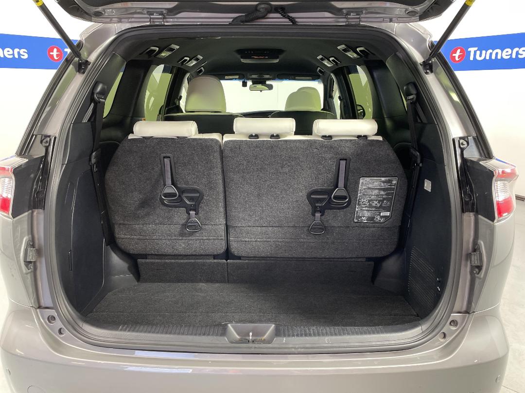 Photo '14' of Toyota Estima