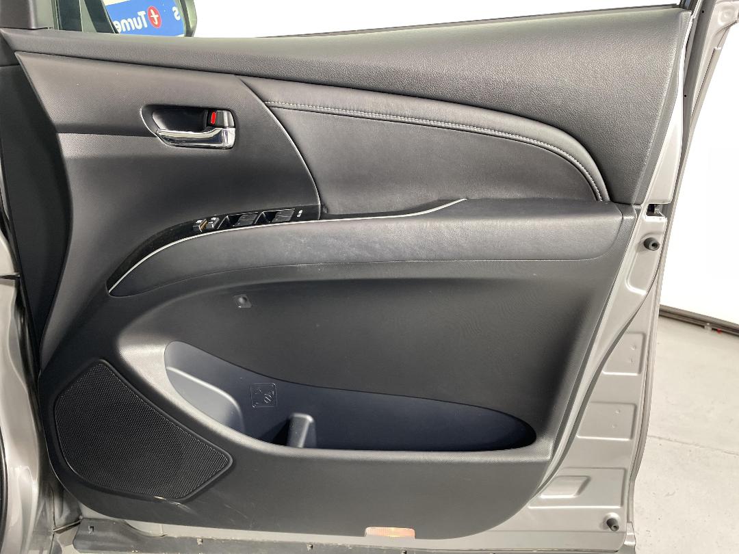 Photo '15' of Toyota Estima