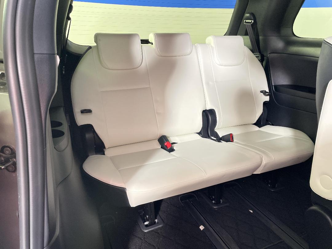 Photo '19' of Toyota Estima