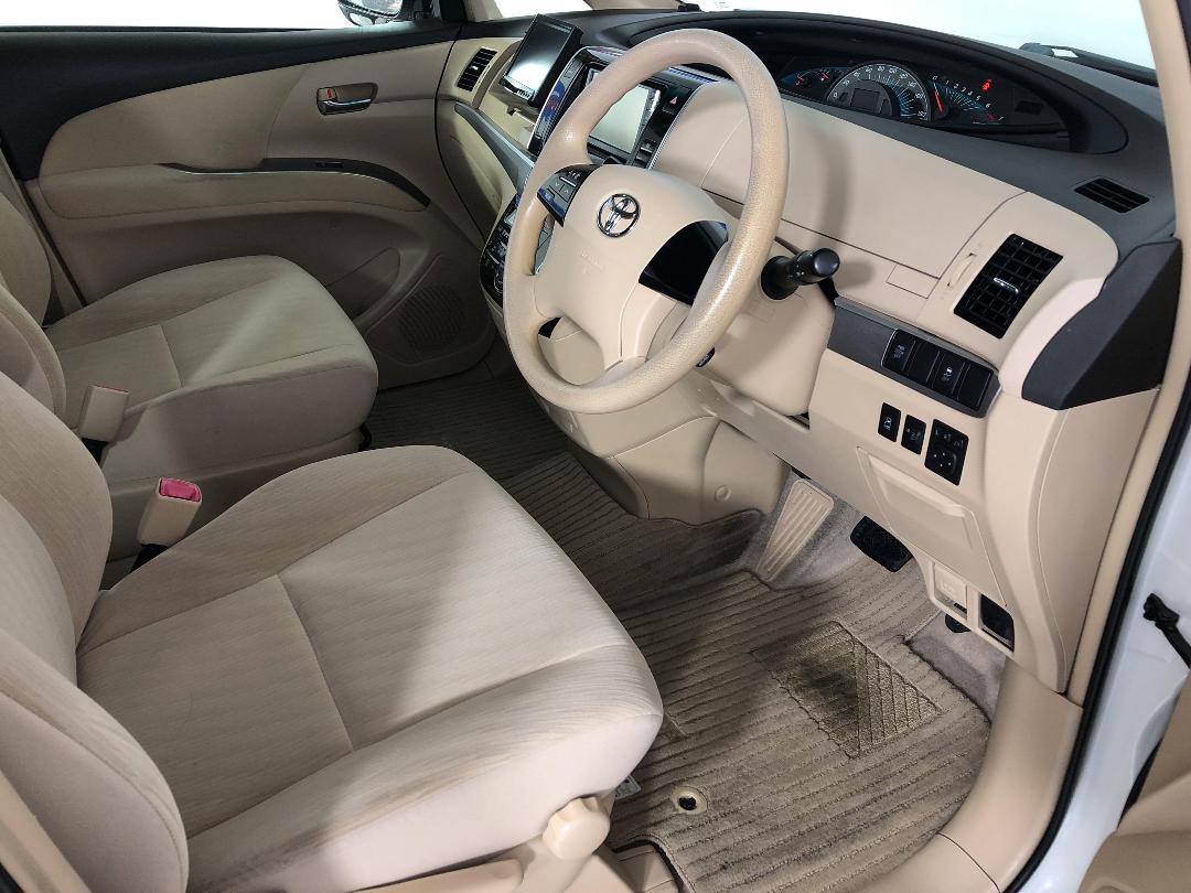 Photo '16' of Toyota Estima Photo '16' of Toyota Estima