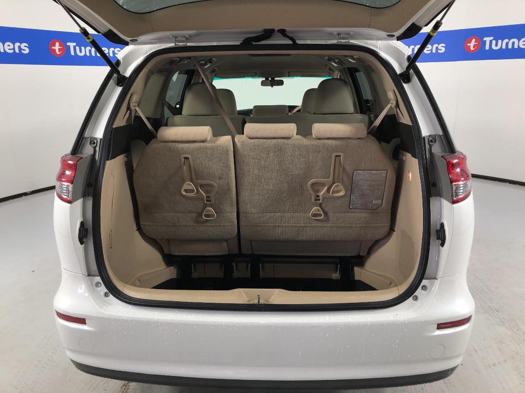 Photo '14' of Toyota Estima Photo '14' of Toyota Estima