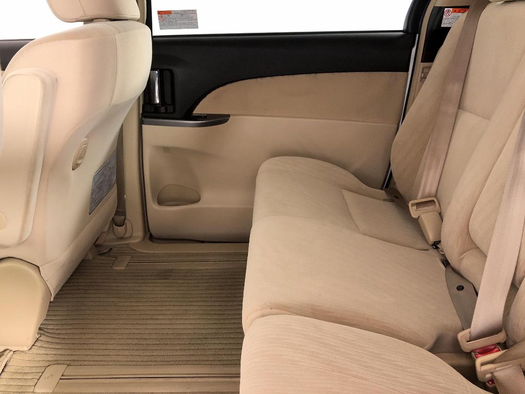 Photo '19' of Toyota Estima Photo '19' of Toyota Estima