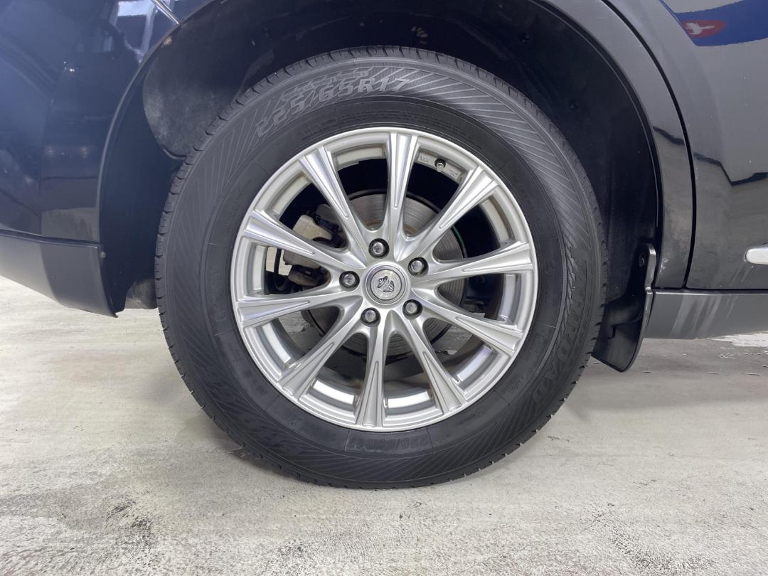 Photo '12' of Toyota Harrier