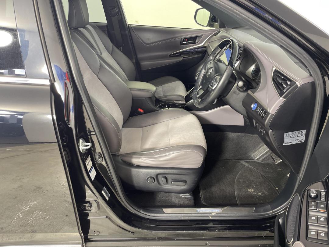 Photo '16' of Toyota Harrier