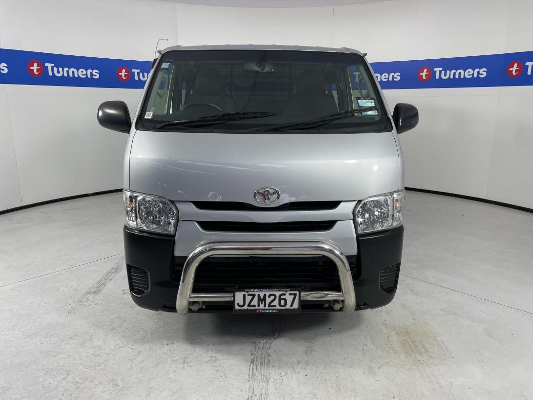 Photo '2' of Toyota Hiace