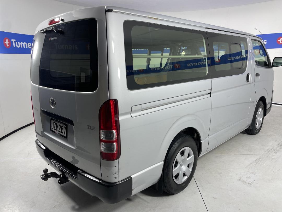 Photo '7' of Toyota Hiace