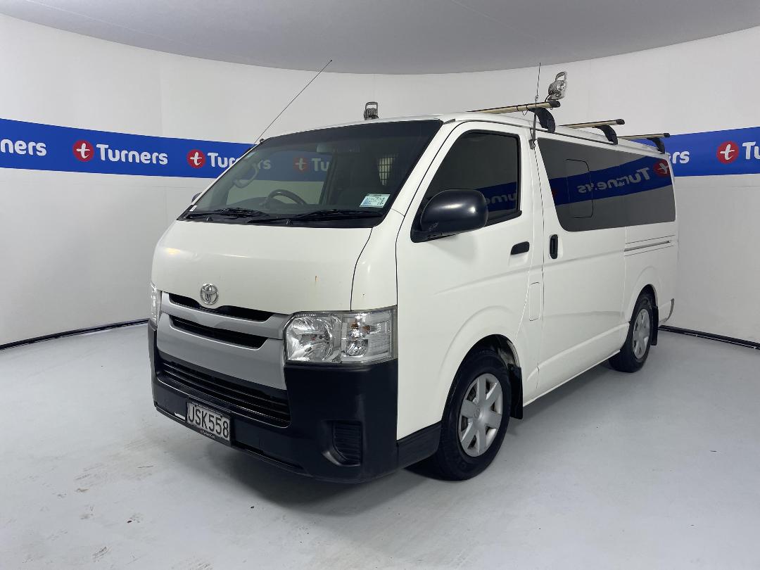 Photo '4' of Toyota Hiace