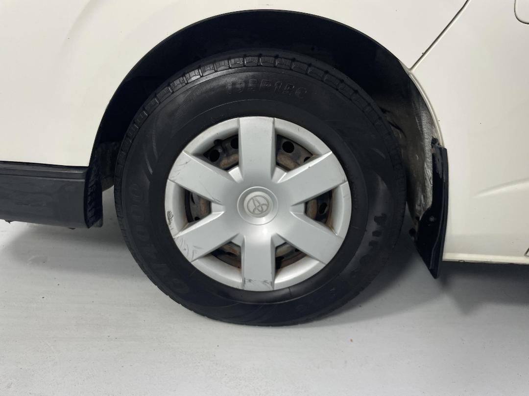 Photo '10' of Toyota Hiace