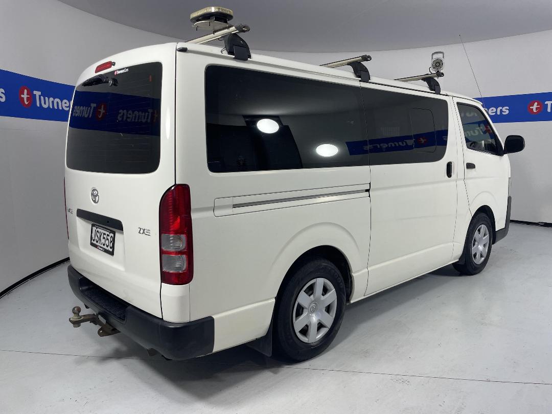 Photo '7' of Toyota Hiace