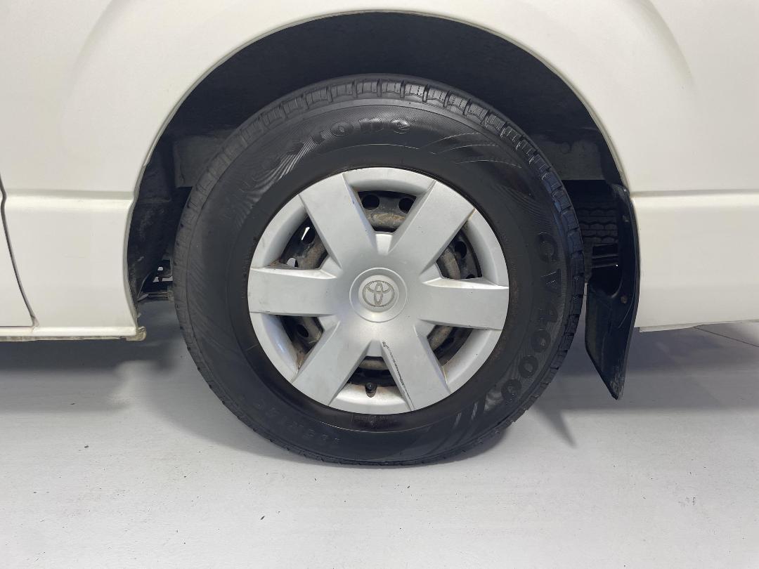 Photo '11' of Toyota Hiace