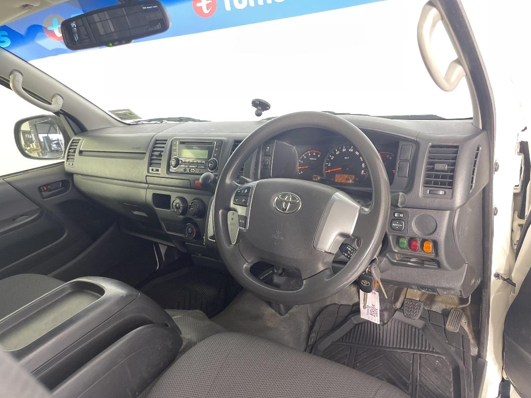 Photo '17' of Toyota Hiace