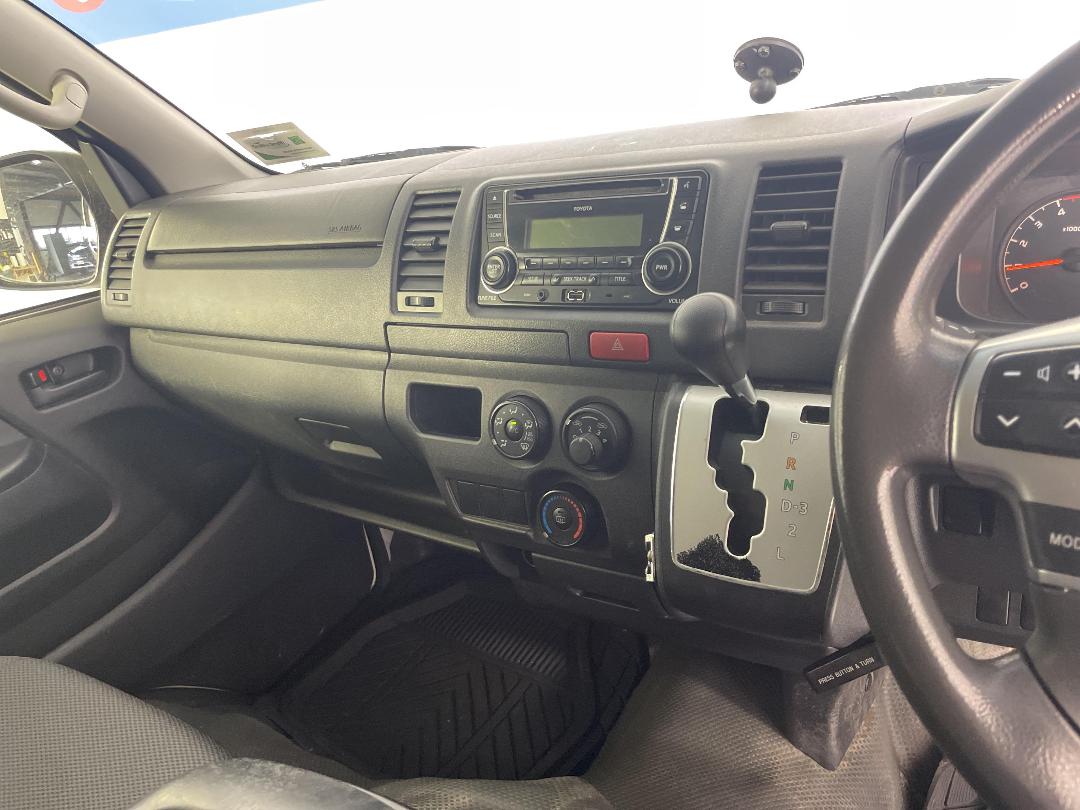 Photo '18' of Toyota Hiace