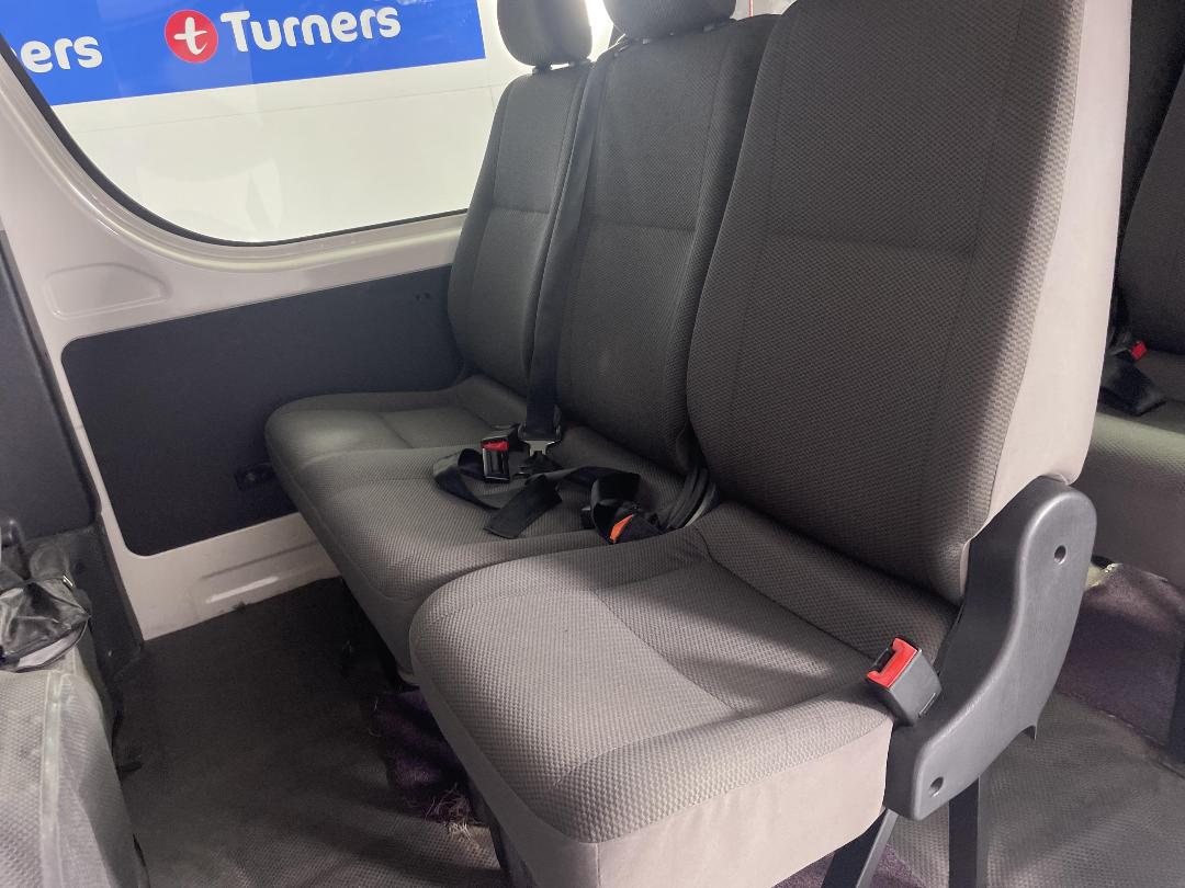 Photo '19' of Toyota Hiace Photo '19' of Toyota Hiace