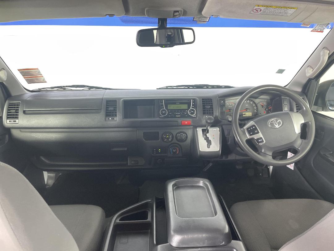 Photo '17' of Toyota Hiace Photo '17' of Toyota Hiace