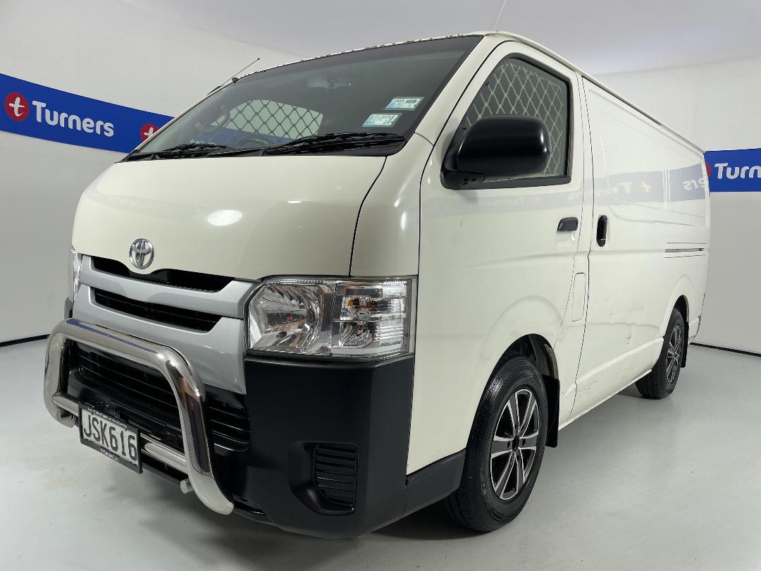 Photo '4' of Toyota Hiace