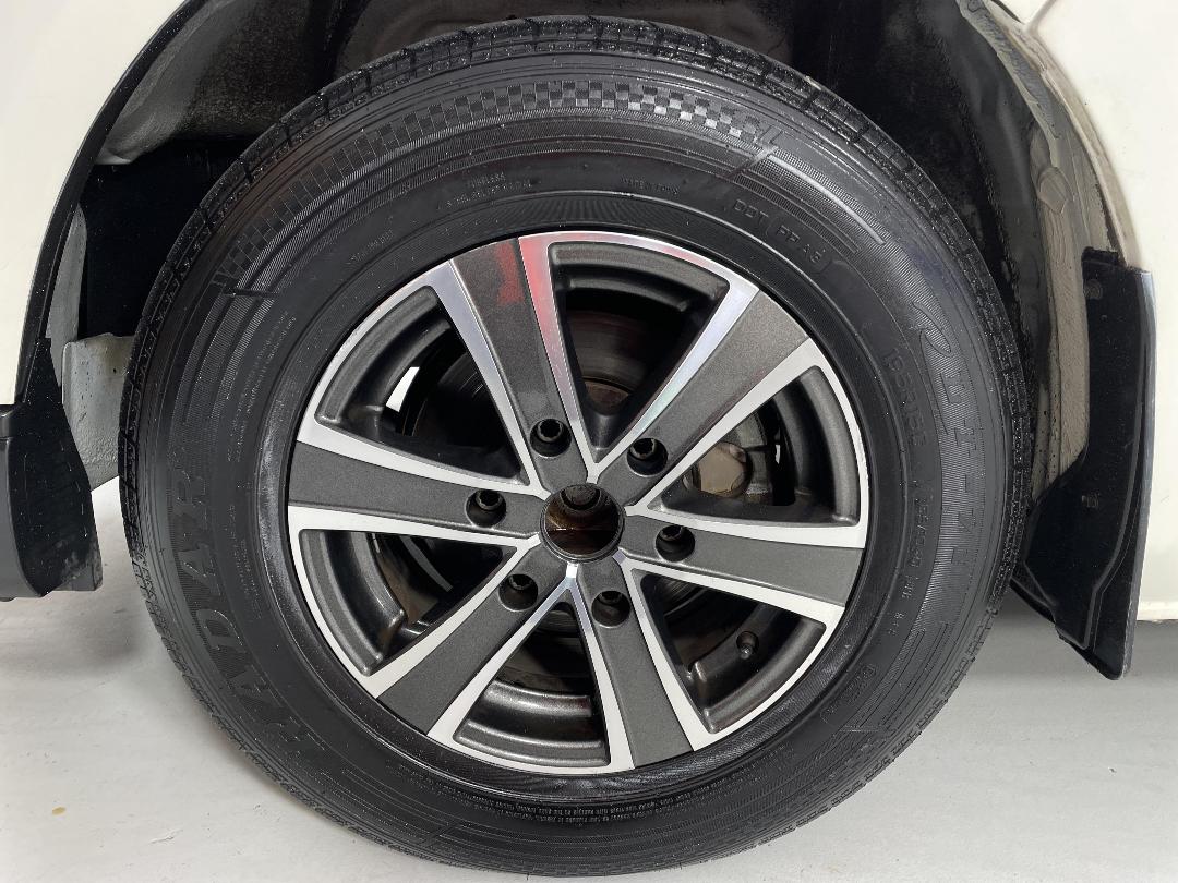 Photo '10' of Toyota Hiace