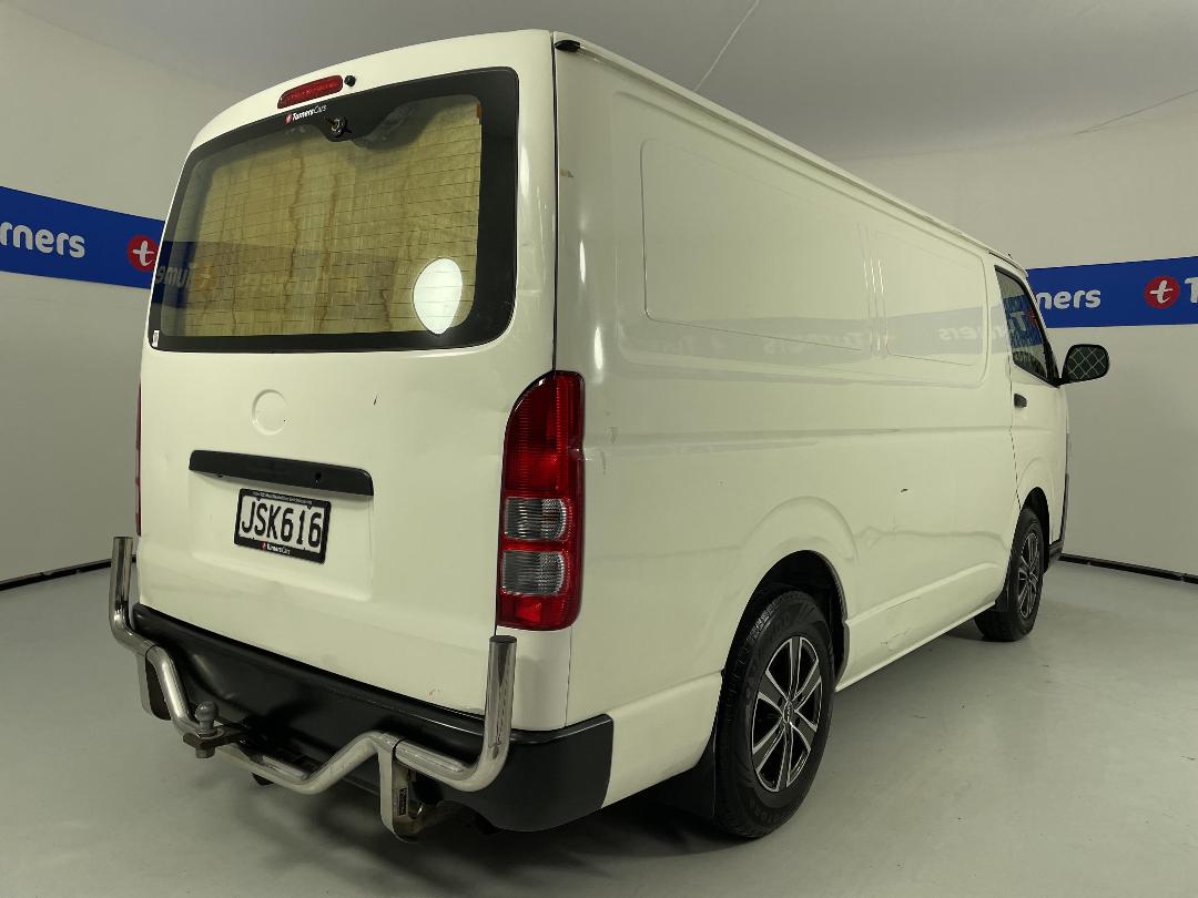 Photo '7' of Toyota Hiace