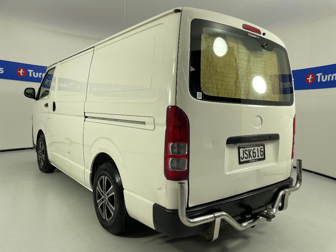 Photo '5' of Toyota Hiace