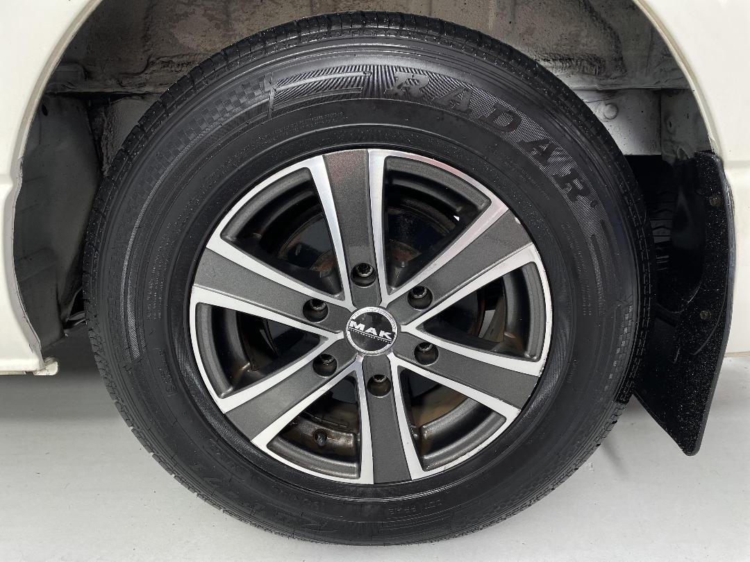 Photo '11' of Toyota Hiace