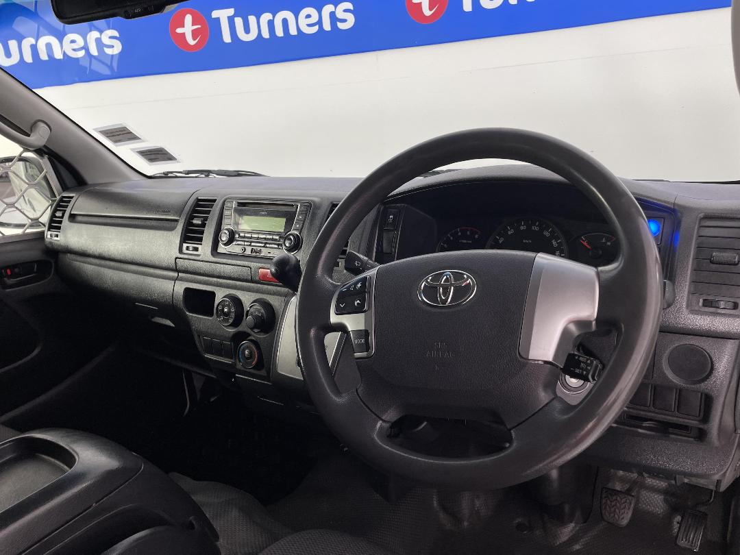 Photo '17' of Toyota Hiace