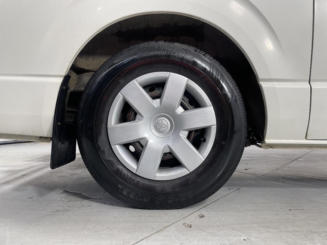 Photo '12' of Toyota Hiace