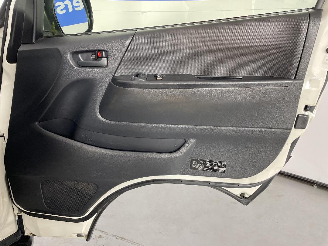 Photo '15' of Toyota Hiace