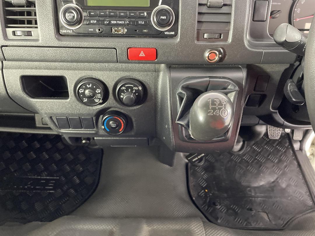 Photo '18' of Toyota Hiace