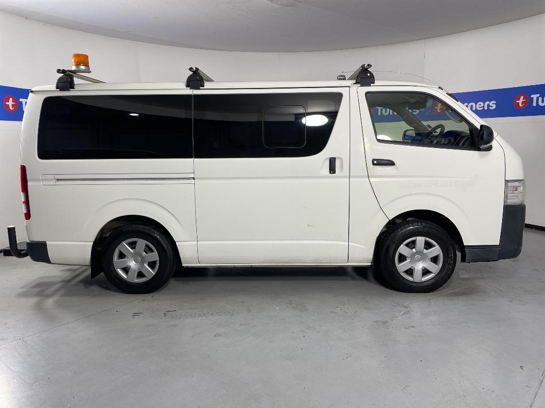 Photo '21' of Toyota Hiace