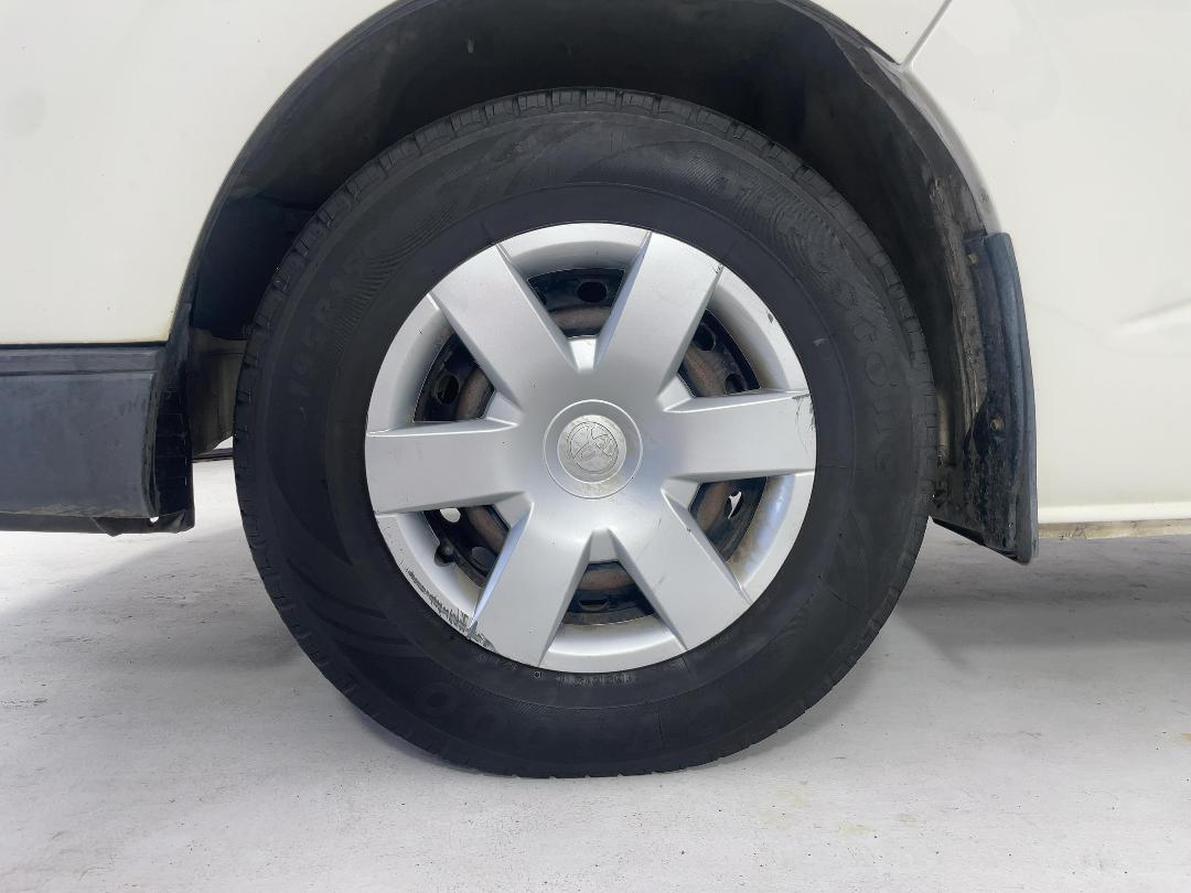 Photo '10' of Toyota Hiace