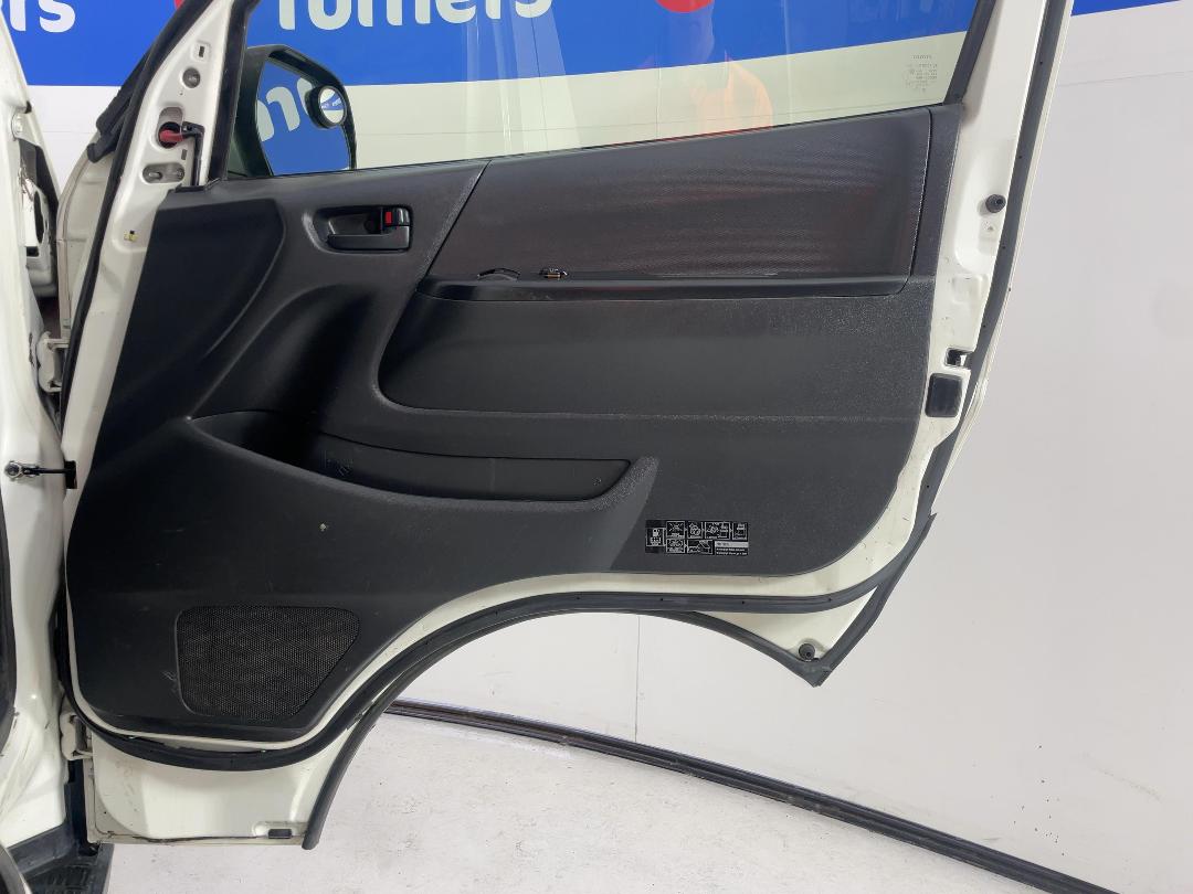 Photo '15' of Toyota Hiace