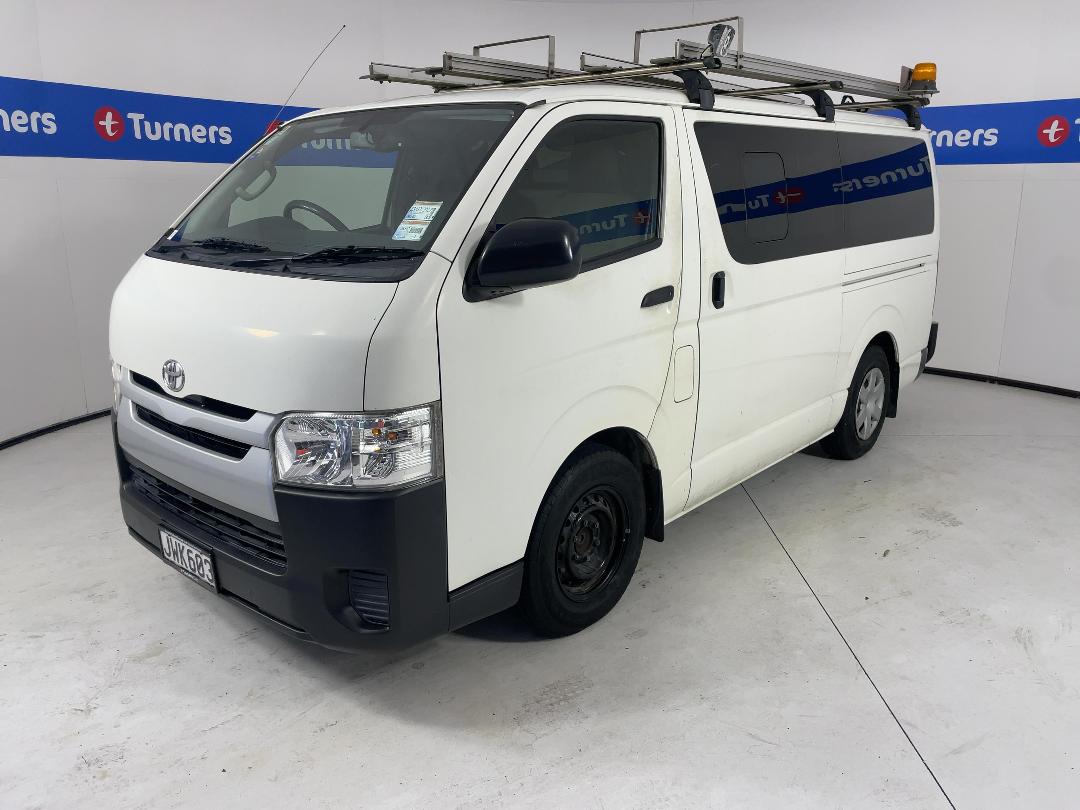 Photo '4' of Toyota Hiace