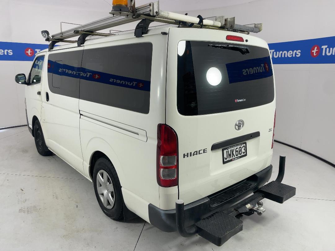 Photo '5' of Toyota Hiace