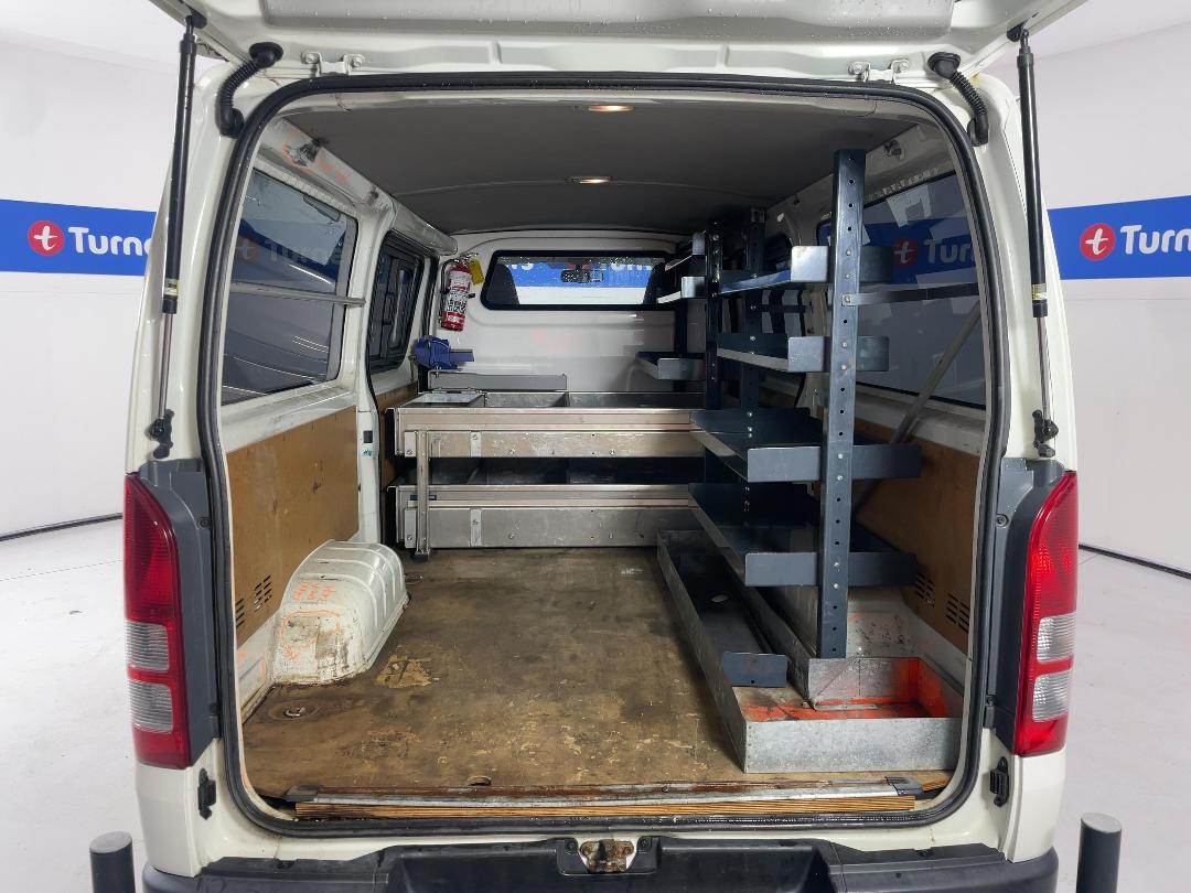 Photo '14' of Toyota Hiace