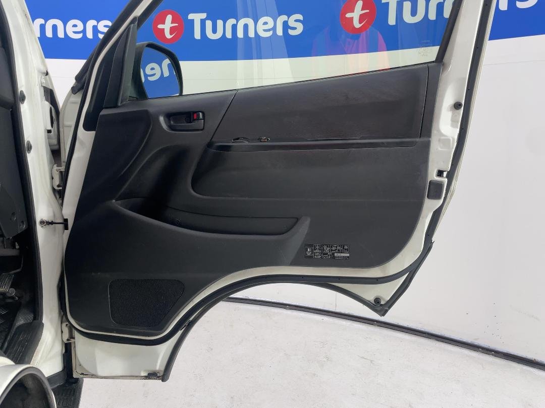 Photo '15' of Toyota Hiace