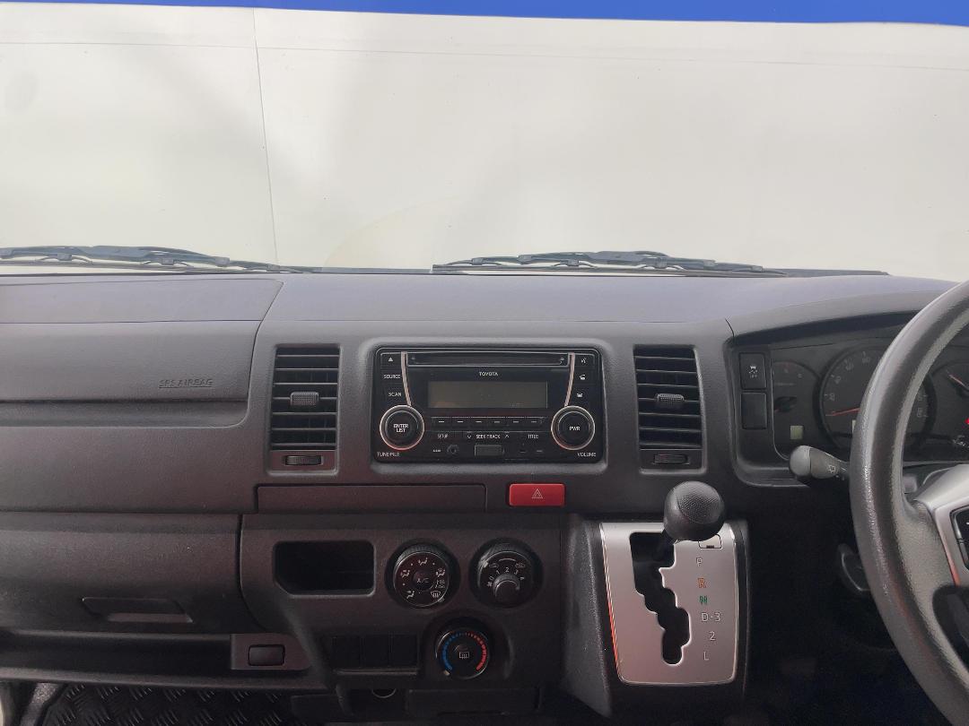 Photo '17' of Toyota Hiace