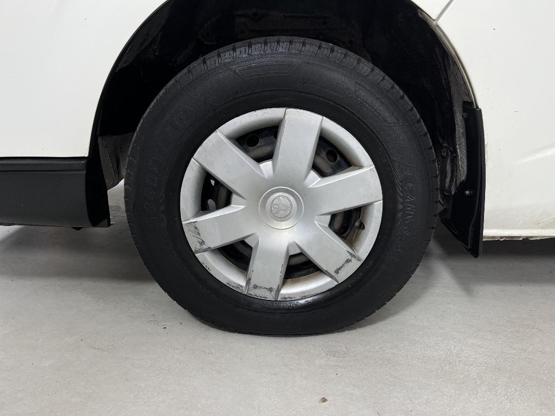 Photo '10' of Toyota Hiace