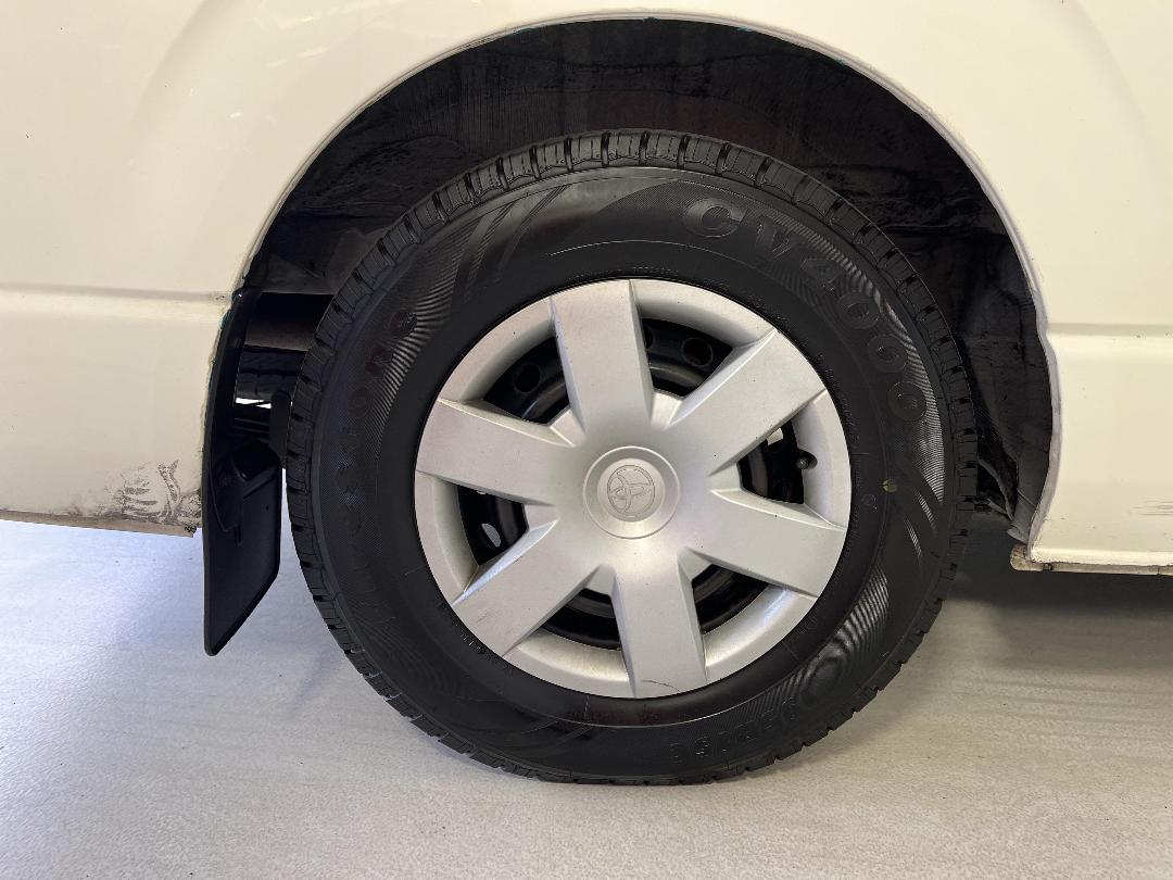 Photo '12' of Toyota Hiace