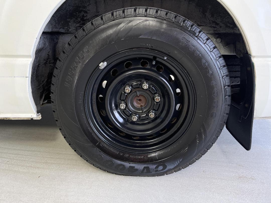 Photo '11' of Toyota Hiace